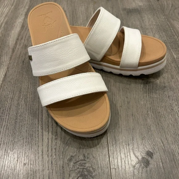 Reef  white beige horizon platform sandals - Picture 3 of 9